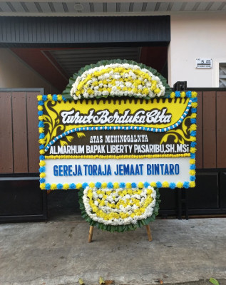Papan Bunga Duka di Tanak Awu